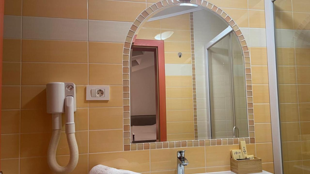 Madonca Rooms & Restaurant Nova Gorica Luaran gambar
